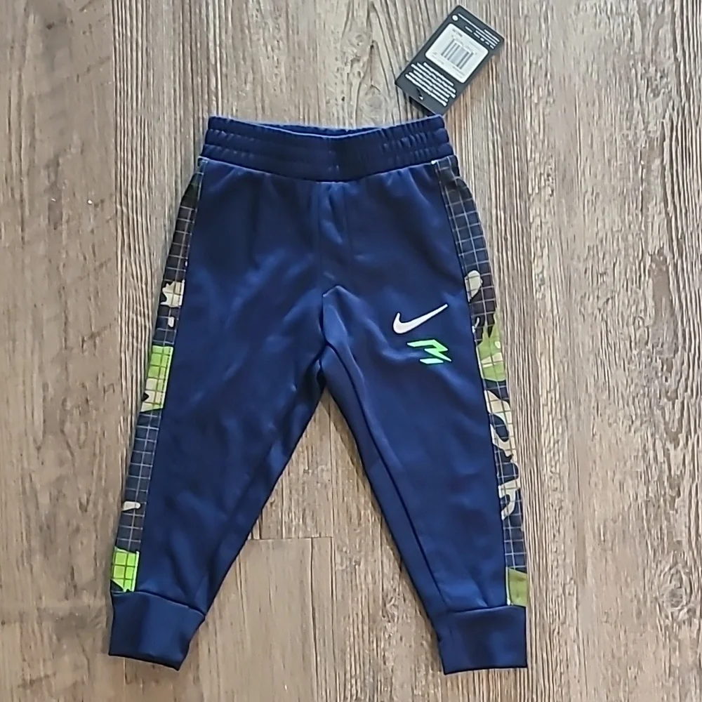 Nike 2 Pack Sweatpants - Blue w/ Green Accents & Black w/ White Accents Size 2T